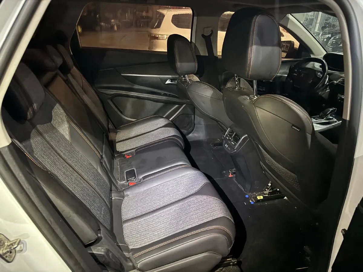 2017 Peugeot 5008 1.6T 167HP L4 6AT,autocango,china used car exporter,china ev exporter,chinese used car exporter,chinese used ev exporter