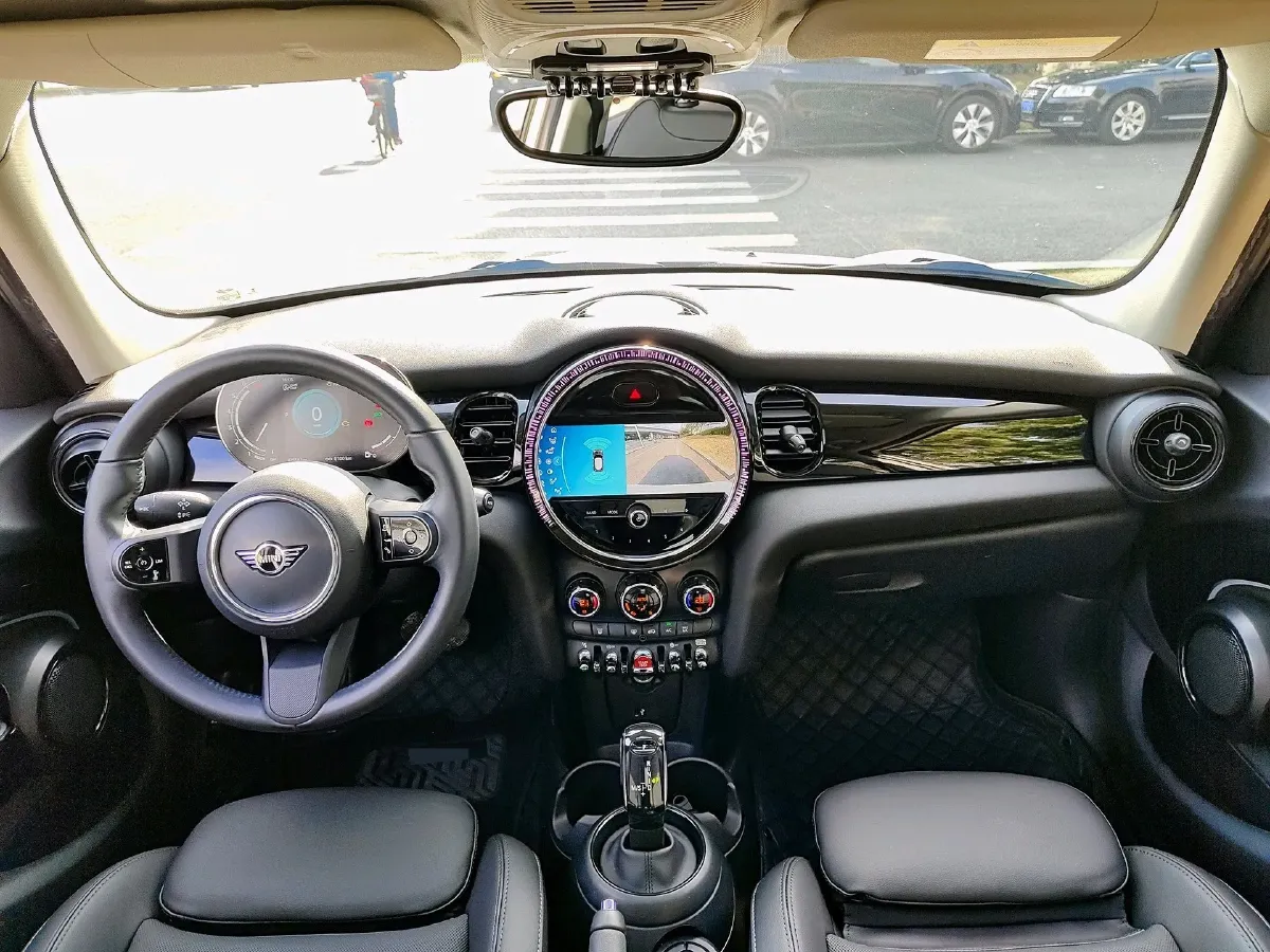 2022 MINI MINI 1.5T 136HP L3 7DCT,autocango,china used car exporter,china ev exporter,chinese used car exporter,chinese used ev exporter