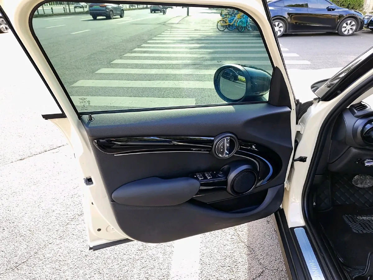 2022 MINI MINI 1.5T 136HP L3 7DCT,autocango,china used car exporter,china ev exporter,chinese used car exporter,chinese used ev exporter