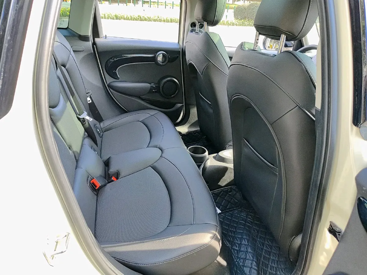 2022 MINI MINI 1.5T 136HP L3 7DCT,autocango,china used car exporter,china ev exporter,chinese used car exporter,chinese used ev exporter