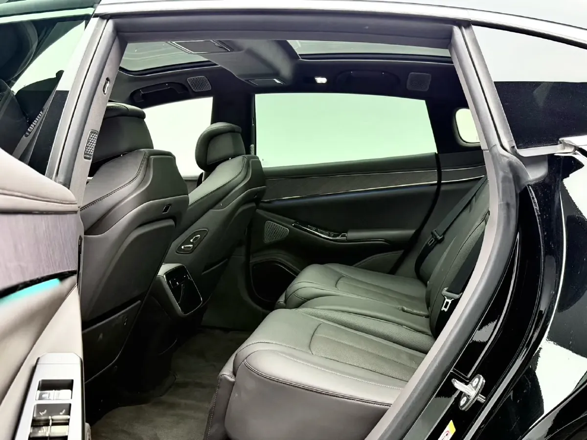 2024 Denza DenzaZ9 2.0T 207HP L4 E-CVT PHEV 38.5KWH,autocango,china used car exporter,china ev exporter,chinese used car exporter,chinese used ev exporter