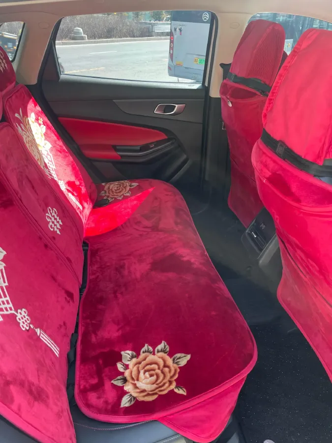 2022 ChangAn Oshan X7 Plus 1.5T 188HP L4 7DCT,autocango,china used car exporter,china ev exporter,chinese used car exporter,chinese used ev exporter