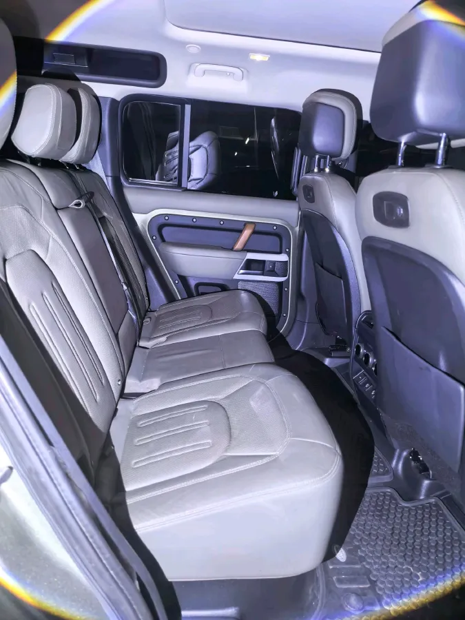 2022 Land Rover Defender 3.0T 400HP L6 8AT,autocango,china used car exporter,china ev exporter,chinese used car exporter,chinese used ev exporter