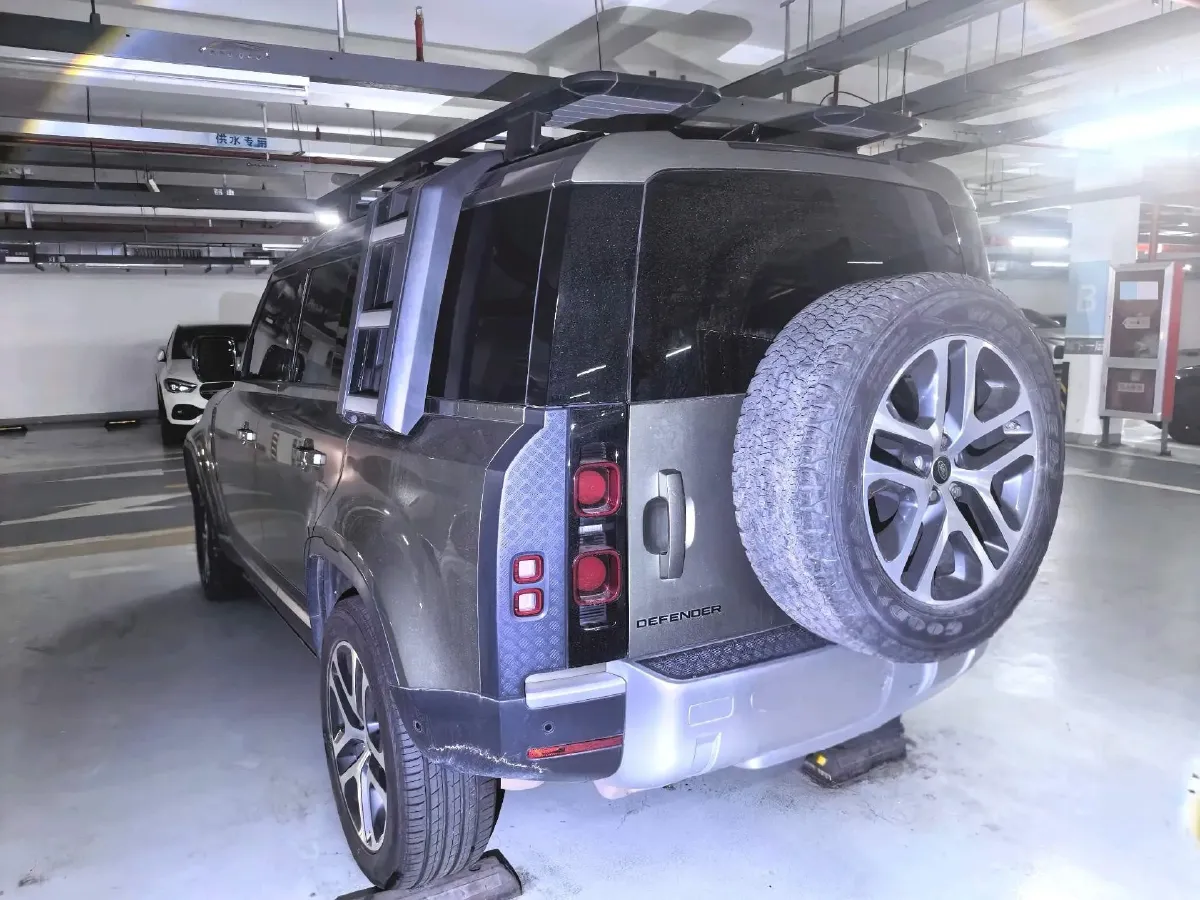 2022 Land Rover Defender 3.0T 400HP L6 8AT,autocango,china used car exporter,china ev exporter,chinese used car exporter,chinese used ev exporter