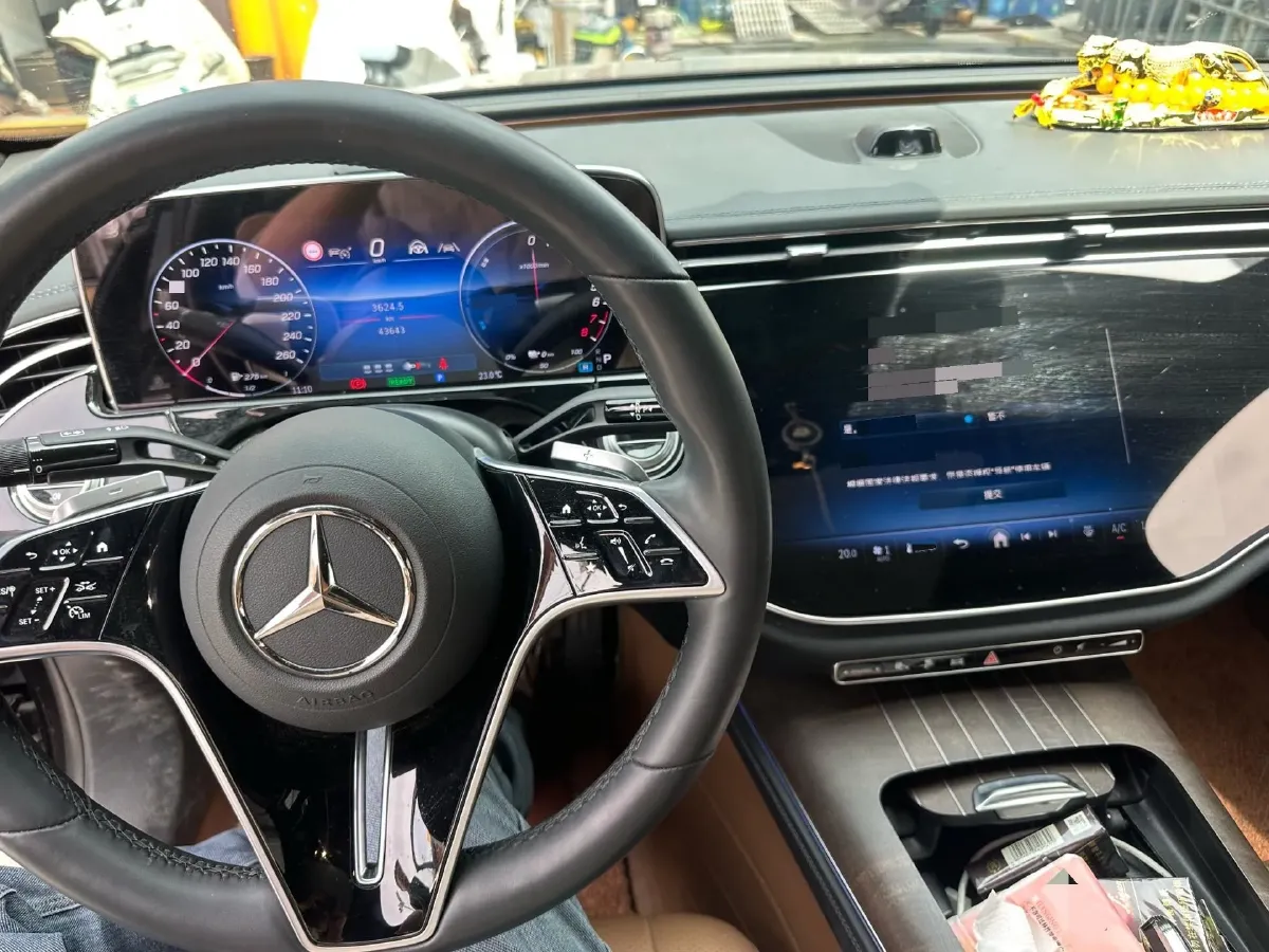 2024 Mercedes-Benz E Class 2.0T 204HP L4 9AT PHEV 25.4KWH,autocango,china used car exporter,china ev exporter,chinese used car exporter,chinese used ev exporter