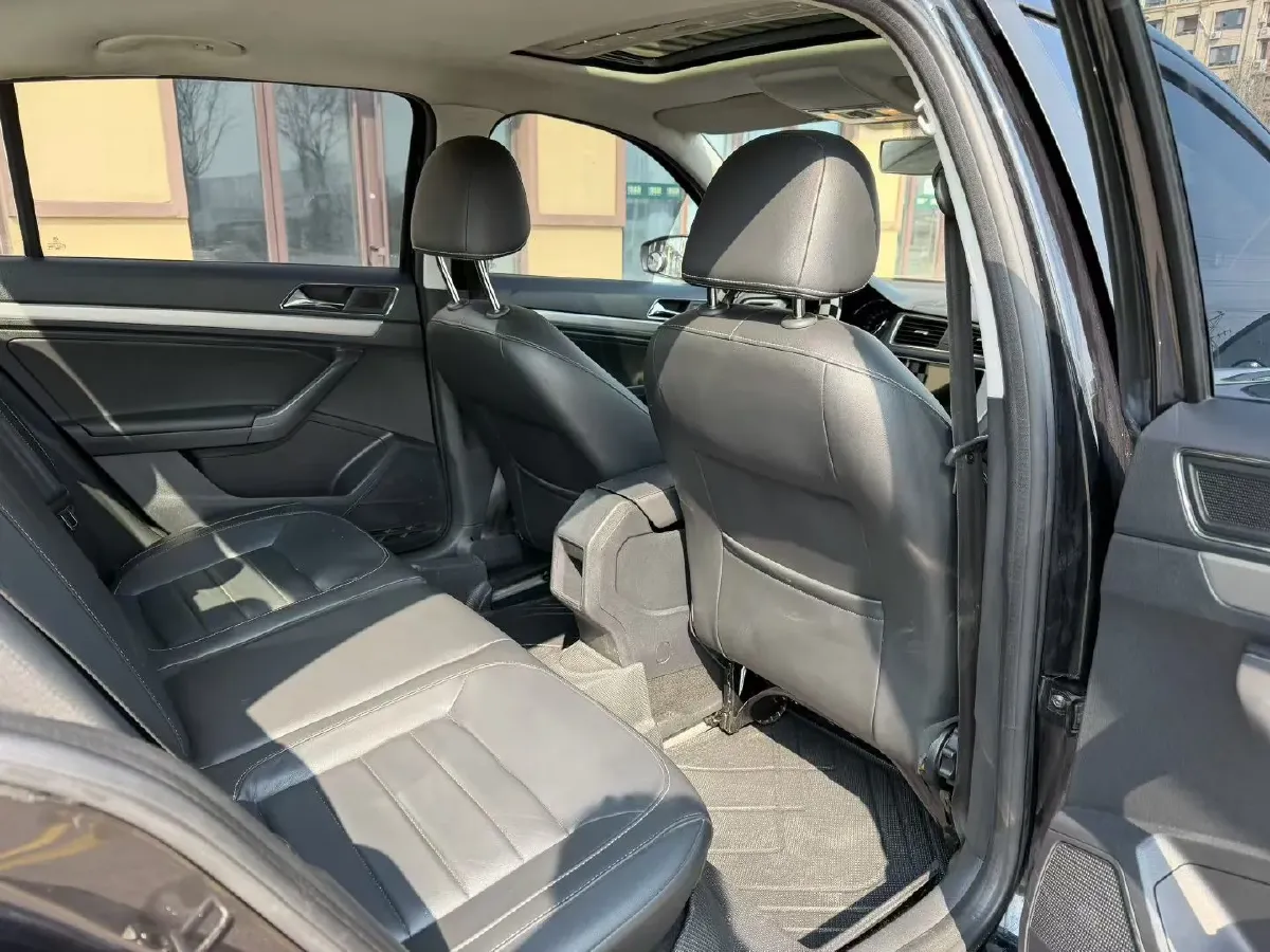 2017 Zotye Damy X7 1.8T 177HP L4 5MT,autocango,china used car exporter,china ev exporter,chinese used car exporter,chinese used ev exporter