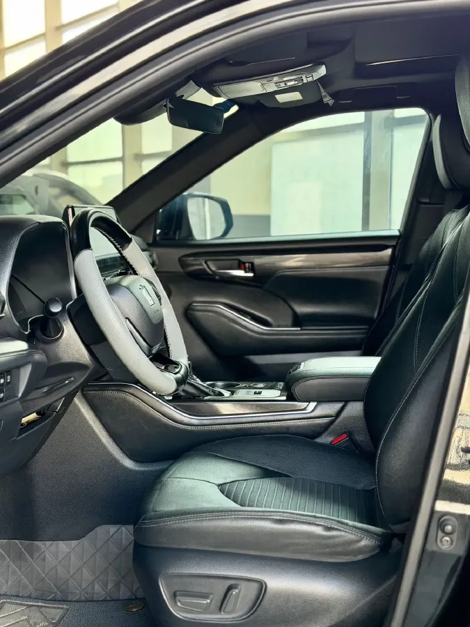 2023 Toyota Crown Kluger 2.5L 189HP L4 E-CVT Hybrid,autocango,china used car exporter,china ev exporter,chinese used car exporter,chinese used ev exporter