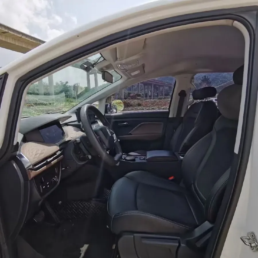 2022 JMC YuHu 7 2.0T 141HP L4 8AT,autocango,china used car exporter,china ev exporter,chinese used car exporter,chinese used ev exporter