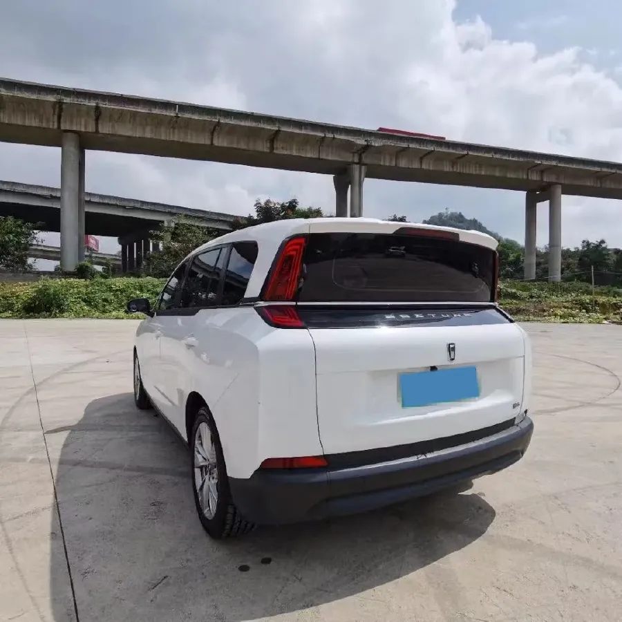 2022 JMC YuHu 7 2.0T 141HP L4 8AT,autocango,china used car exporter,china ev exporter,chinese used car exporter,chinese used ev exporter