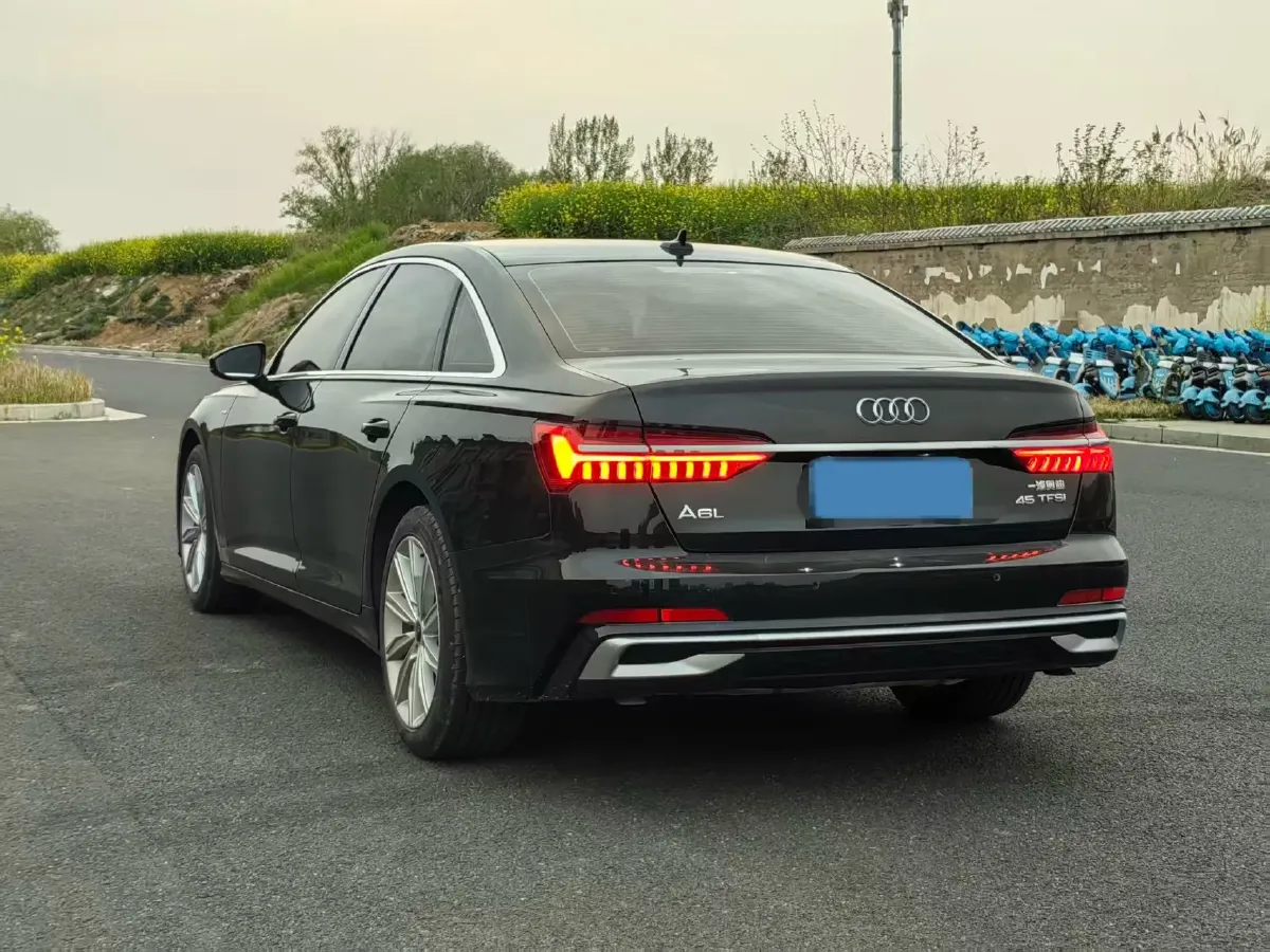 2023 Audi A6L 2.0T 245HP L4 7DCT,autocango,china used car exporter,china ev exporter,chinese used car exporter,chinese used ev exporter