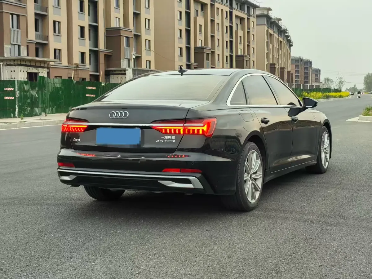 2023 Audi A6L 2.0T 245HP L4 7DCT,autocango,china used car exporter,china ev exporter,chinese used car exporter,chinese used ev exporter