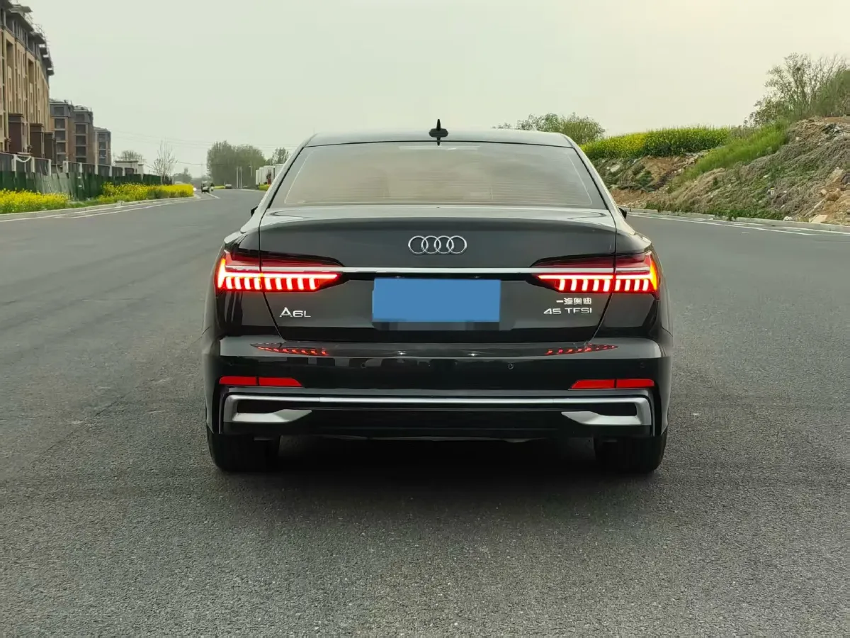 2023 Audi A6L 2.0T 245HP L4 7DCT,autocango,china used car exporter,china ev exporter,chinese used car exporter,chinese used ev exporter