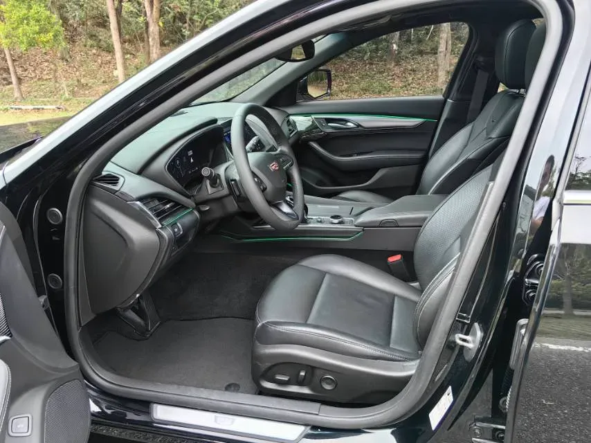 2023 Cadillac CT5 2.0T 237HP L4 10AT,autocango,china used car exporter,china ev exporter,chinese used car exporter,chinese used ev exporter