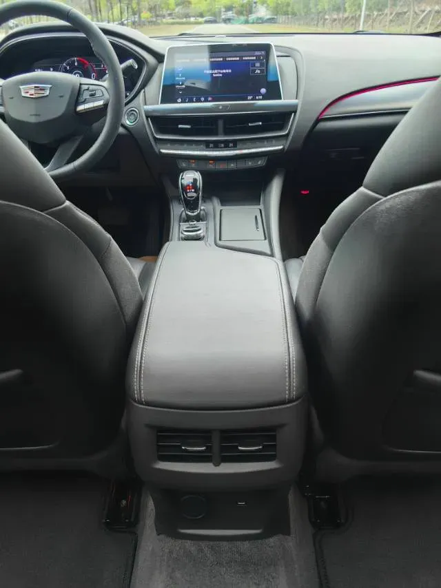 2023 Cadillac CT5 2.0T 237HP L4 10AT,autocango,china used car exporter,china ev exporter,chinese used car exporter,chinese used ev exporter