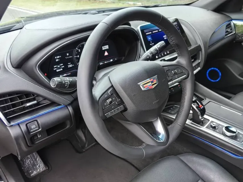 2023 Cadillac CT5 2.0T 237HP L4 10AT,autocango,china used car exporter,china ev exporter,chinese used car exporter,chinese used ev exporter