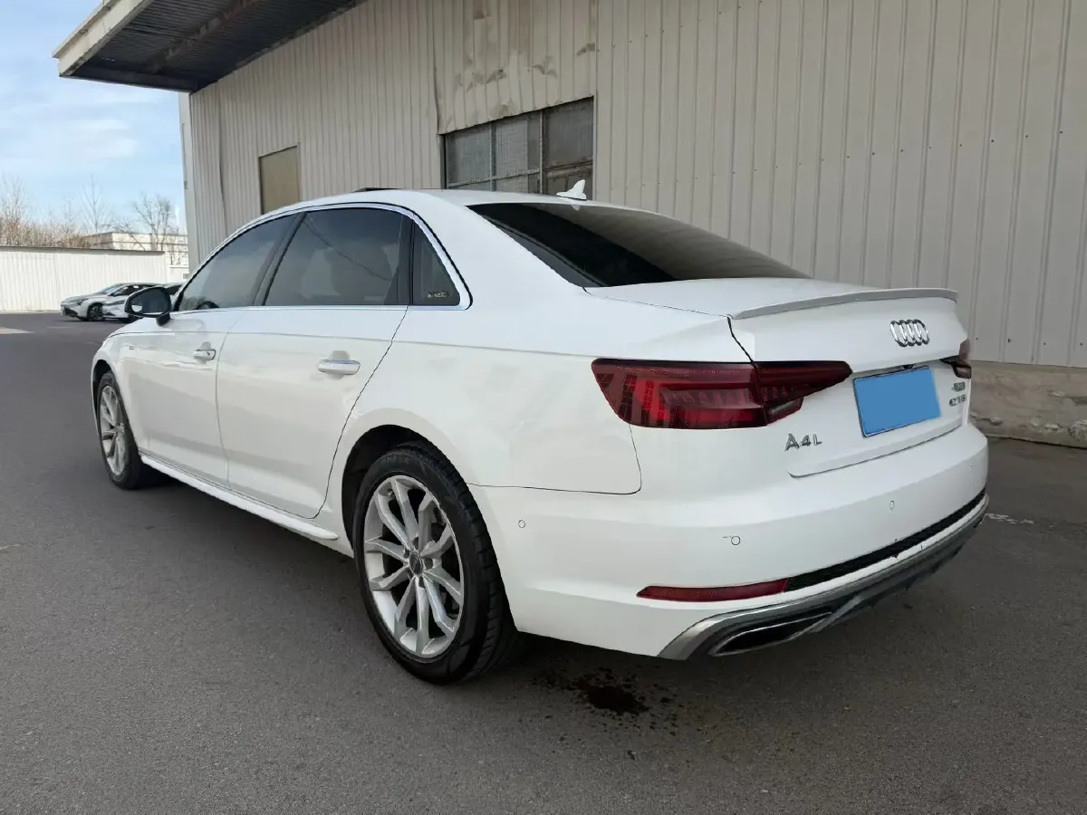 2019 Audi A4L 2.0T 190HP L4 7DCT,autocango,china used car exporter,china ev exporter,chinese used car exporter,chinese used ev exporter