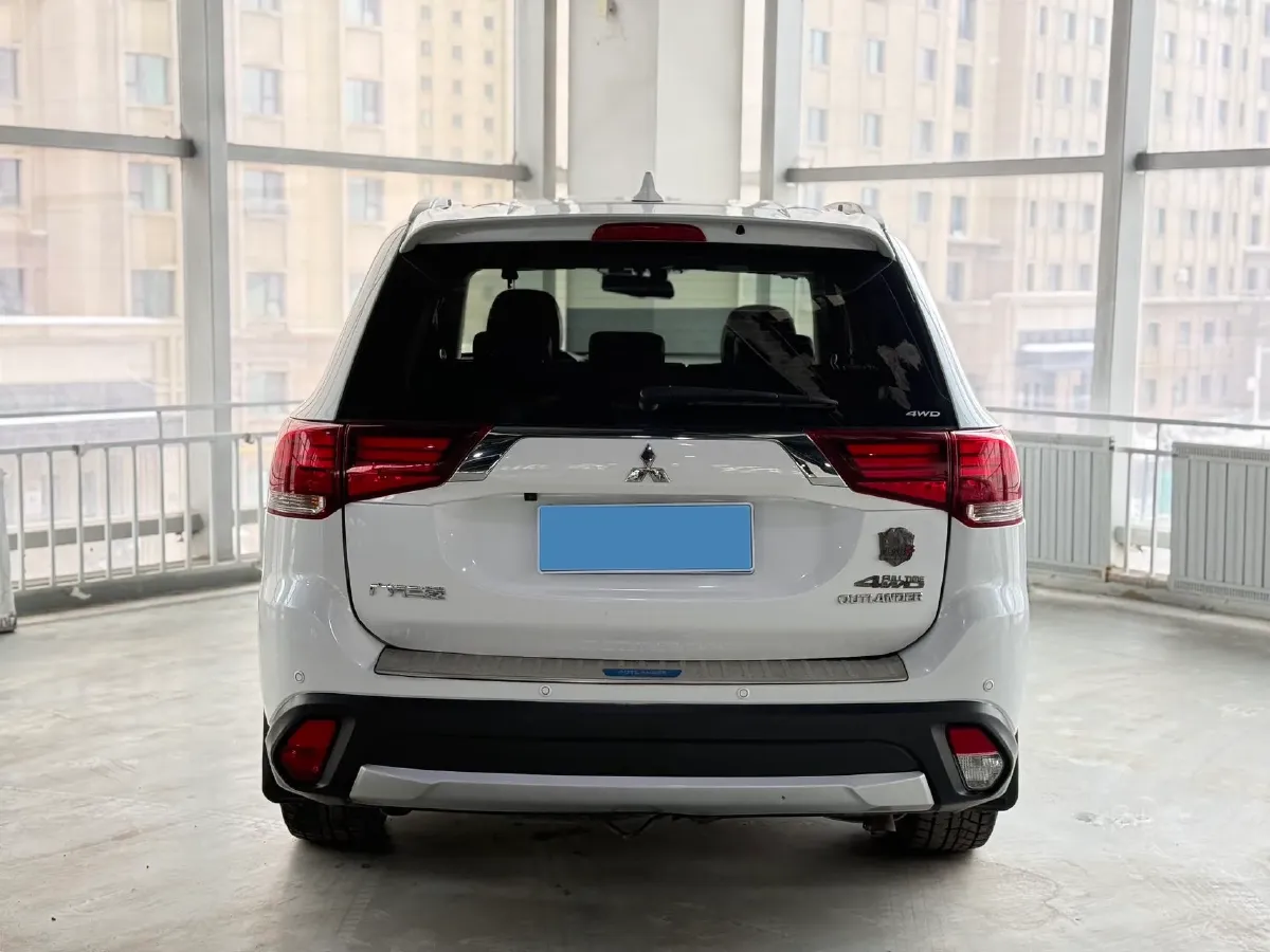 2018 Mitsubishi Outlander 2.4L 192HP L4 CVT,autocango,china used car exporter,china ev exporter,chinese used car exporter,chinese used ev exporter
