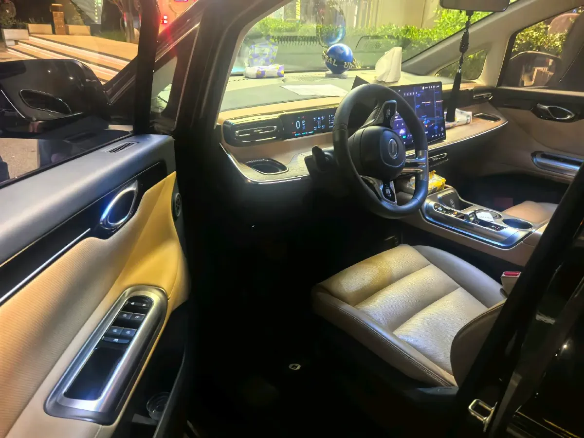 2024 GAC Trumpchi E8 2.0L 140HP L4 2DHT PHEV 25.57KWH,autocango,china used car exporter,china ev exporter,chinese used car exporter,chinese used ev exporter