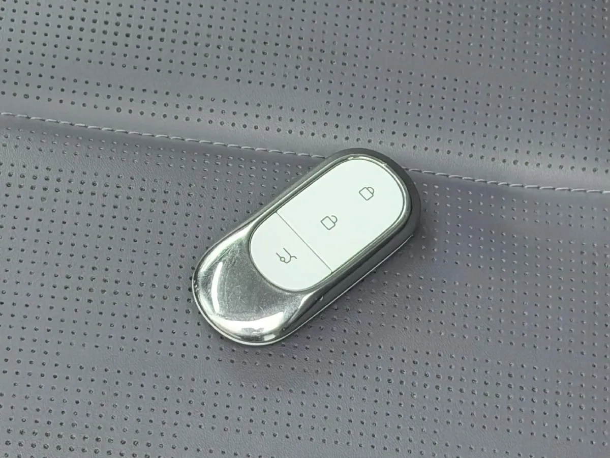 2025 Leapmotor B10 BEV 67.1KWH,autocango,china used car exporter,china ev exporter,chinese used car exporter,chinese used ev exporter