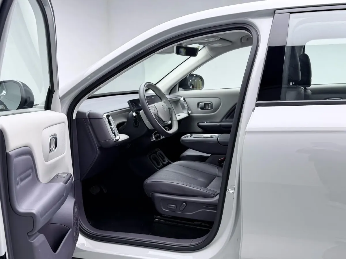 2025 Leapmotor B10 BEV 67.1KWH,autocango,china used car exporter,china ev exporter,chinese used car exporter,chinese used ev exporter