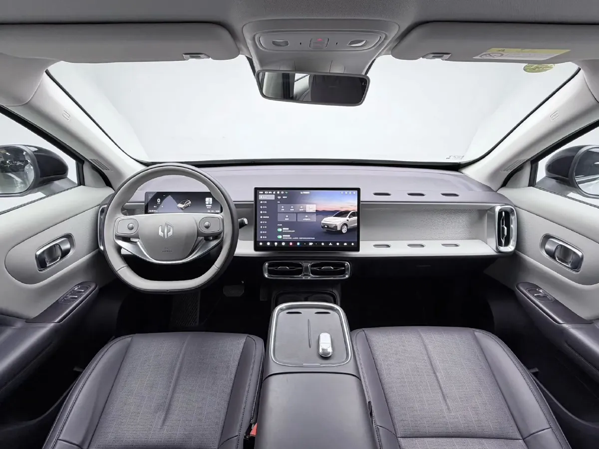 2025 Leapmotor B10 BEV 67.1KWH,autocango,china used car exporter,china ev exporter,chinese used car exporter,chinese used ev exporter