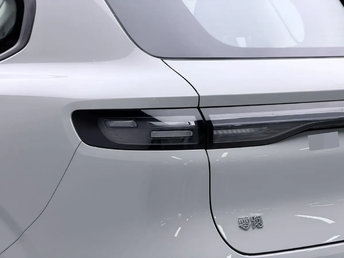 2025 Leapmotor B10 BEV 67.1KWH,autocango,china used car exporter,china ev exporter,chinese used car exporter,chinese used ev exporter