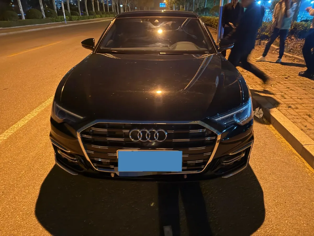 2023 Audi A6L 2.0T 245HP L4 7DCT,autocango,china used car exporter,china ev exporter,chinese used car exporter,chinese used ev exporter