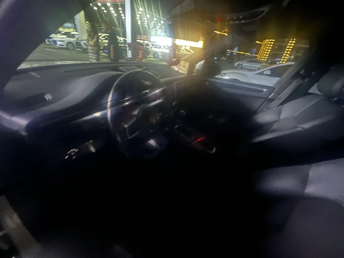 2018 Porsche Macan 2.0T 252HP L4 7DCT,autocango,china used car exporter,china ev exporter,chinese used car exporter,chinese used ev exporter