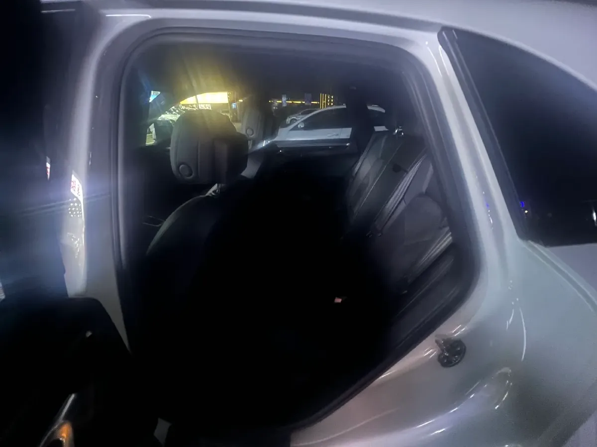 2018 Porsche Macan 2.0T 252HP L4 7DCT,autocango,china used car exporter,china ev exporter,chinese used car exporter,chinese used ev exporter