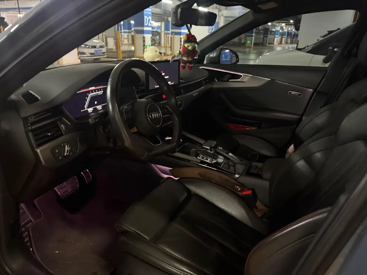 2022 Audi A4L 2.0T 190HP L4 7DCT,autocango,china used car exporter,china ev exporter,chinese used car exporter,chinese used ev exporter