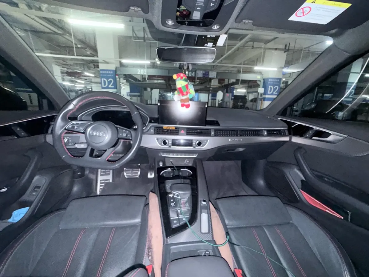 2022 Audi A4L 2.0T 190HP L4 7DCT,autocango,china used car exporter,china ev exporter,chinese used car exporter,chinese used ev exporter