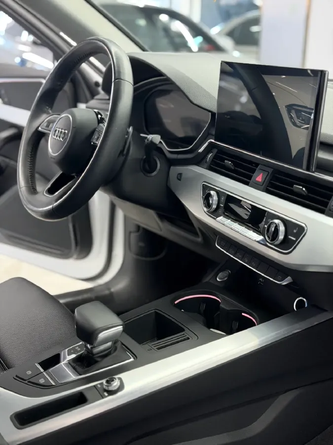 2020 Audi A4L 2.0T 190HP L4 7DCT,autocango,china used car exporter,china ev exporter,chinese used car exporter,chinese used ev exporter