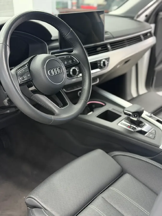 2020 Audi A4L 2.0T 190HP L4 7DCT,autocango,china used car exporter,china ev exporter,chinese used car exporter,chinese used ev exporter