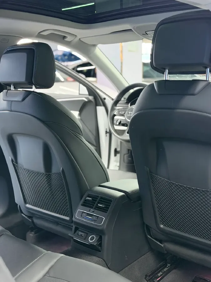 2020 Audi A4L 2.0T 190HP L4 7DCT,autocango,china used car exporter,china ev exporter,chinese used car exporter,chinese used ev exporter