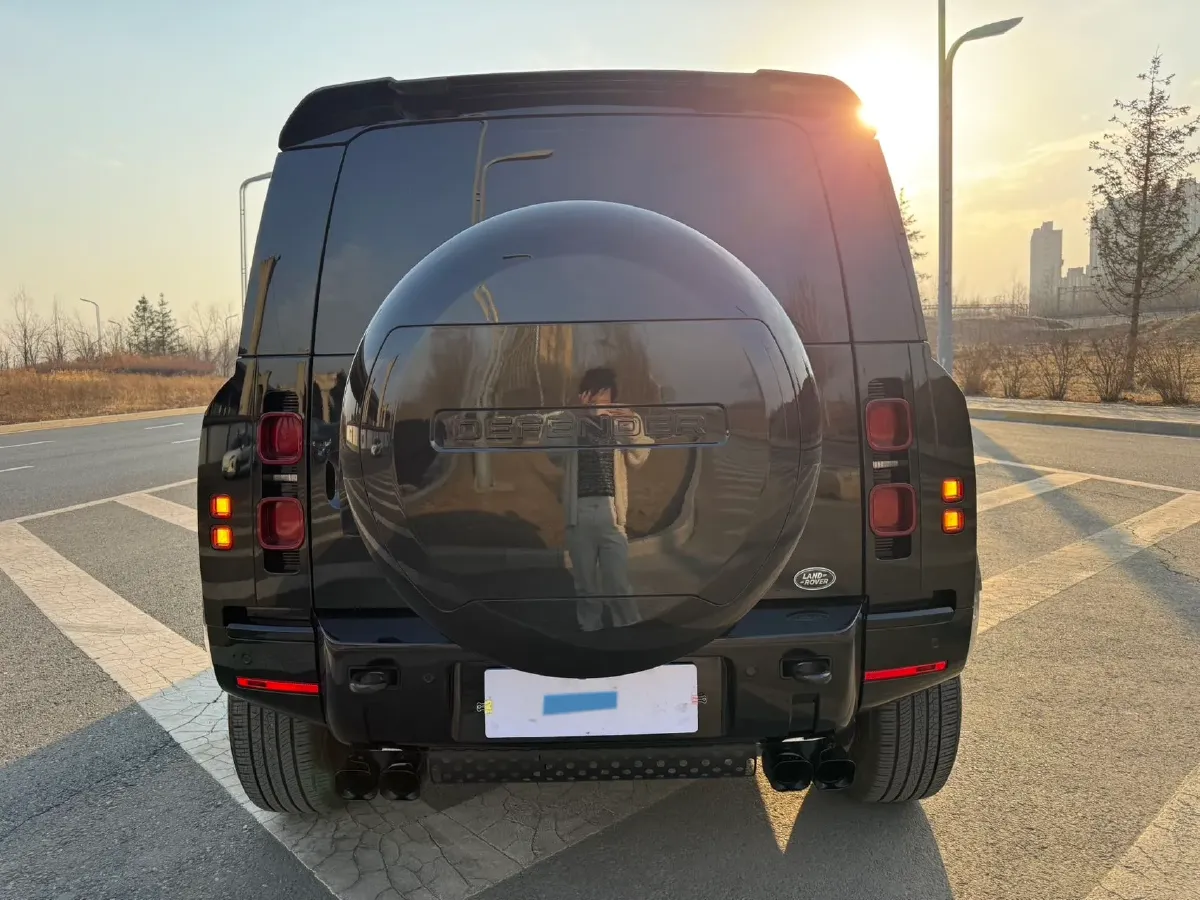 2024 Land Rover Defender 3.0T 400HP L6 8AT,autocango,china used car exporter,china ev exporter,chinese used car exporter,chinese used ev exporter