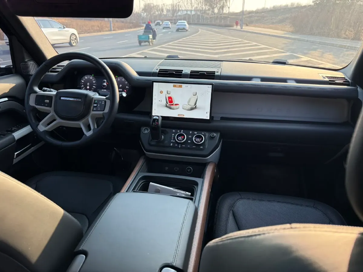 2024 Land Rover Defender 3.0T 400HP L6 8AT,autocango,china used car exporter,china ev exporter,chinese used car exporter,chinese used ev exporter