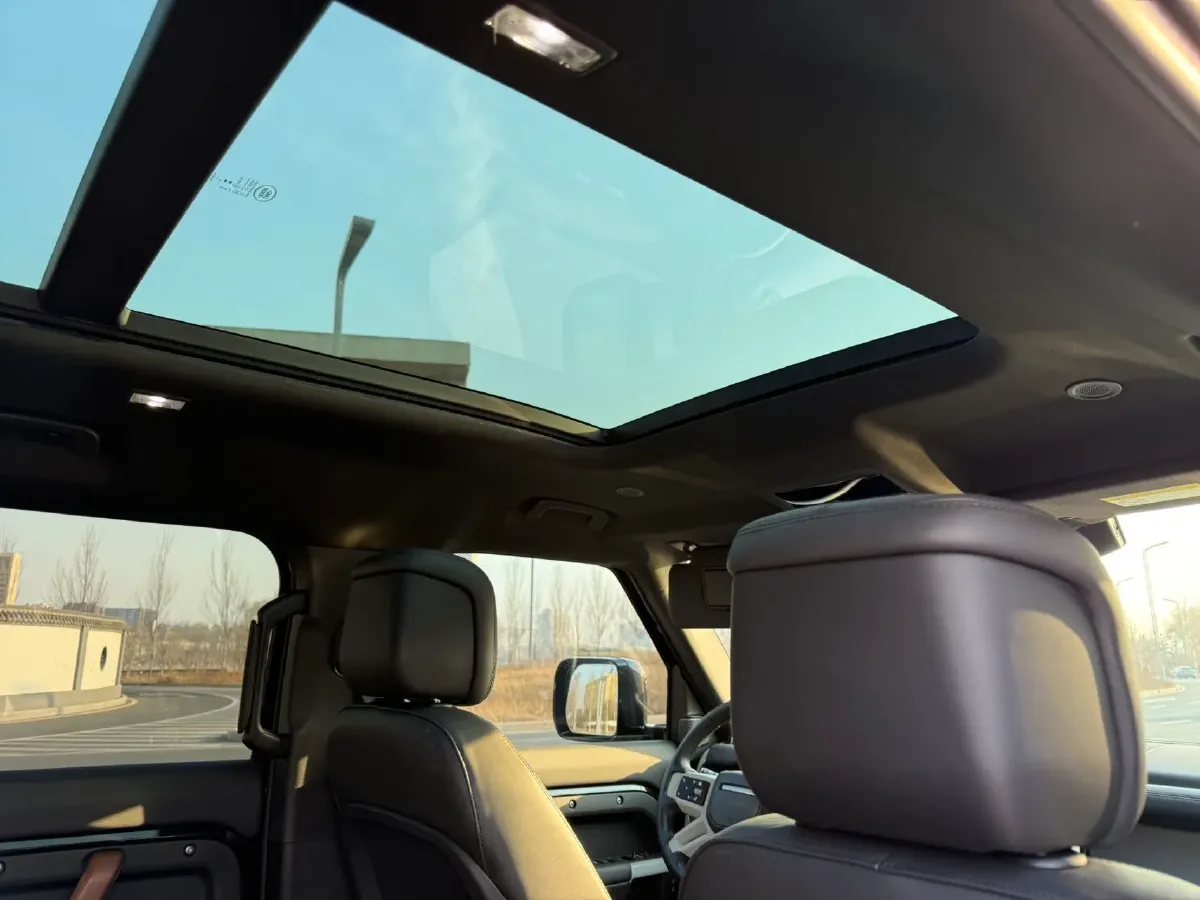 2024 Land Rover Defender 3.0T 400HP L6 8AT,autocango,china used car exporter,china ev exporter,chinese used car exporter,chinese used ev exporter