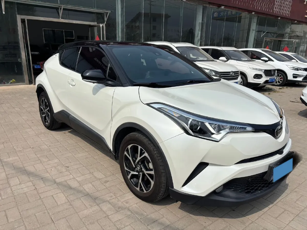 2018 Toyota C-HR 2.0L 171HP L4 CVT,autocango,china used car exporter,china ev exporter,chinese used car exporter,chinese used ev exporter