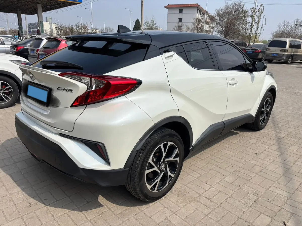 2018 Toyota C-HR 2.0L 171HP L4 CVT,autocango,china used car exporter,china ev exporter,chinese used car exporter,chinese used ev exporter