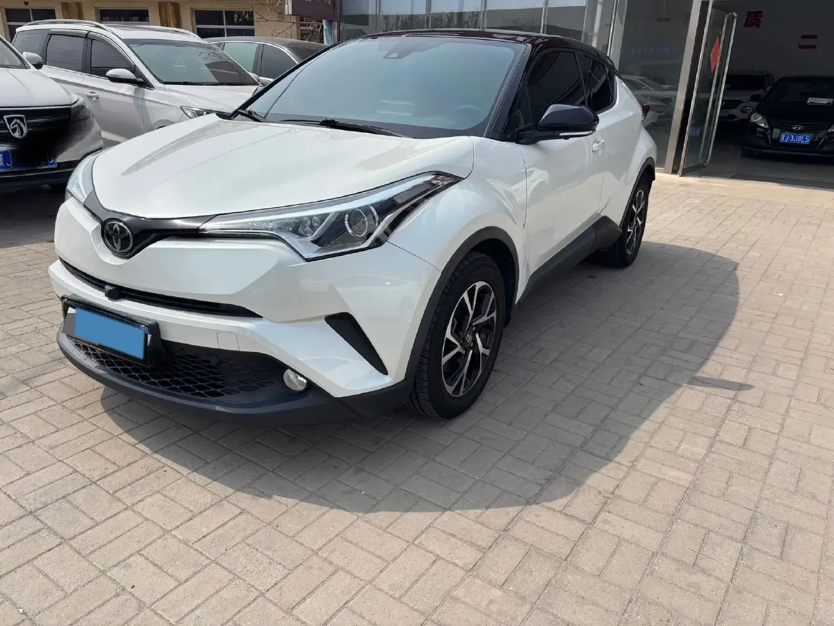 2018 Toyota C-HR 2.0L 171HP L4 CVT,autocango,china used car exporter,china ev exporter,chinese used car exporter,chinese used ev exporter