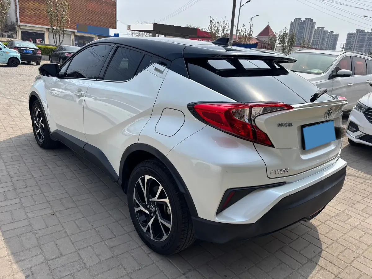 2018 Toyota C-HR 2.0L 171HP L4 CVT,autocango,china used car exporter,china ev exporter,chinese used car exporter,chinese used ev exporter