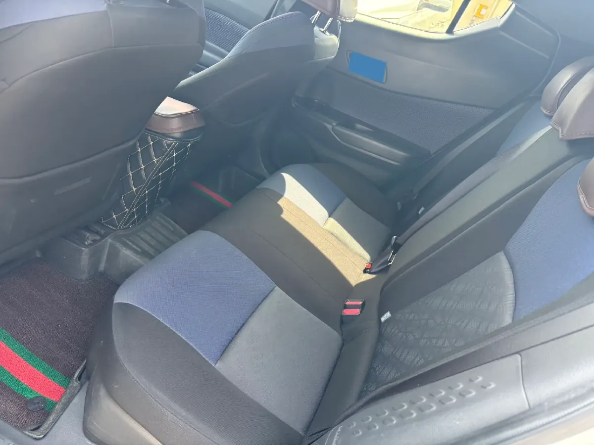 2018 Toyota C-HR 2.0L 171HP L4 CVT,autocango,china used car exporter,china ev exporter,chinese used car exporter,chinese used ev exporter