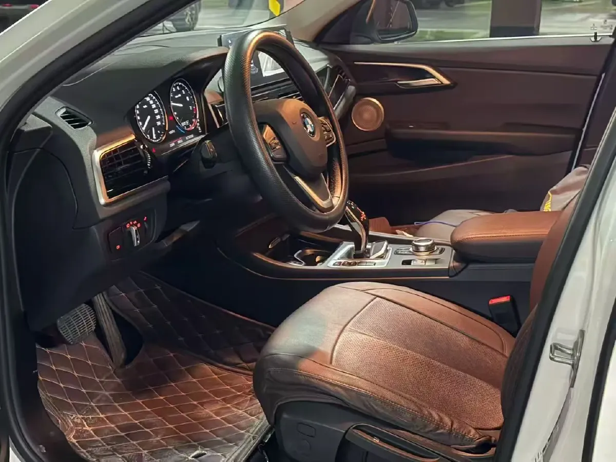 2022 BMW 1 Series 1.5T 140HP L3 7DCT,autocango,china used car exporter,china ev exporter,chinese used car exporter,chinese used ev exporter