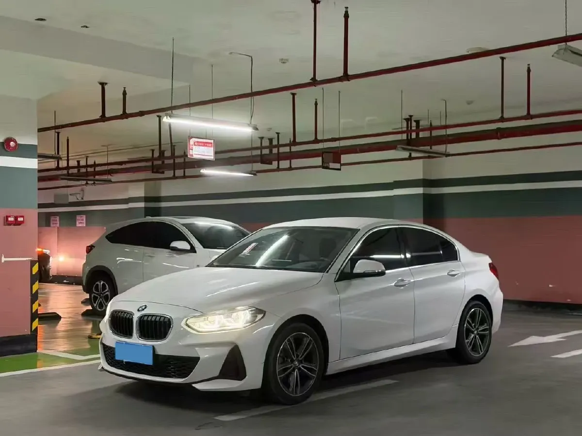 2022 BMW 1 Series 1.5T 140HP L3 7DCT,autocango,china used car exporter,china ev exporter,chinese used car exporter,chinese used ev exporter
