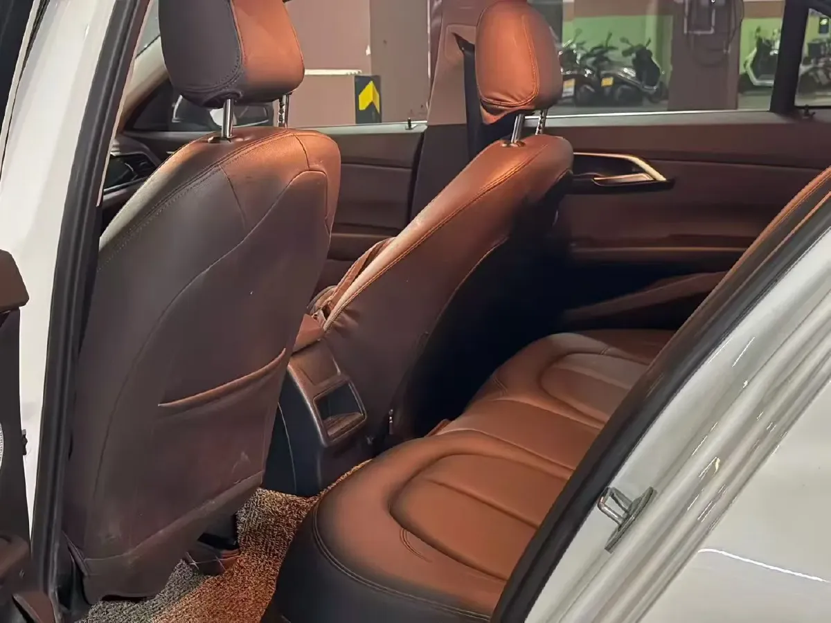 2022 BMW 1 Series 1.5T 140HP L3 7DCT,autocango,china used car exporter,china ev exporter,chinese used car exporter,chinese used ev exporter