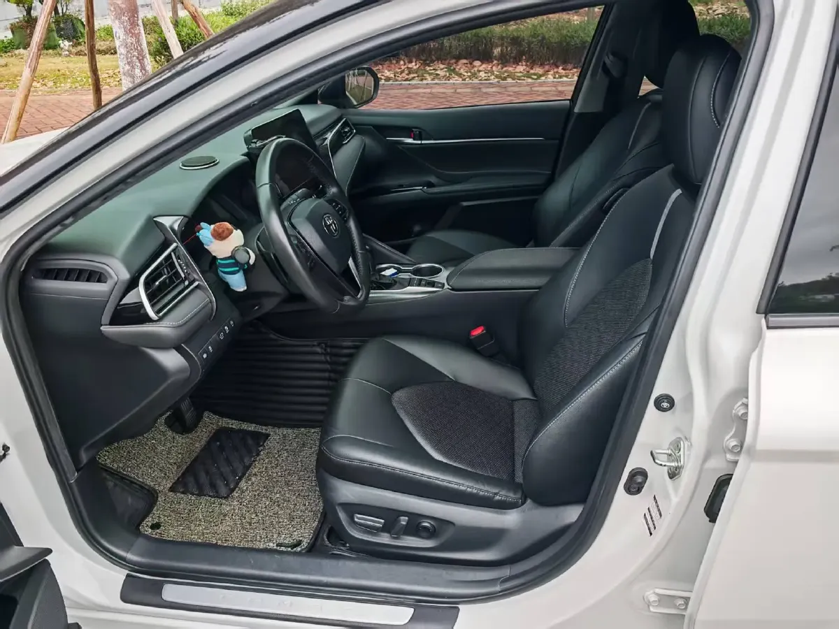 2021 Toyota Camry 2.5L 209HP L4 8AT,autocango,china used car exporter,china ev exporter,chinese used car exporter,chinese used ev exporter