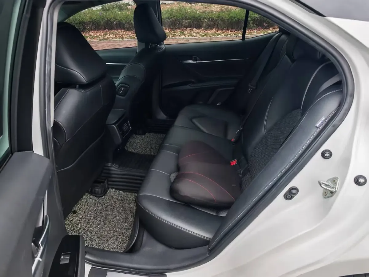 2021 Toyota Camry 2.5L 209HP L4 8AT,autocango,china used car exporter,china ev exporter,chinese used car exporter,chinese used ev exporter