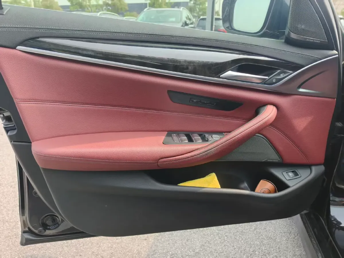 2020 BMW 5 Series 2.0T 252HP L4 8AT,autocango,china used car exporter,china ev exporter,chinese used car exporter,chinese used ev exporter