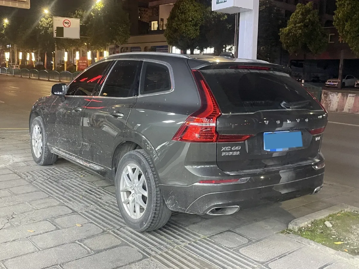 2020 Volvo XC60 2.0T 254HP L4 8AT,autocango,china used car exporter,china ev exporter,chinese used car exporter,chinese used ev exporter