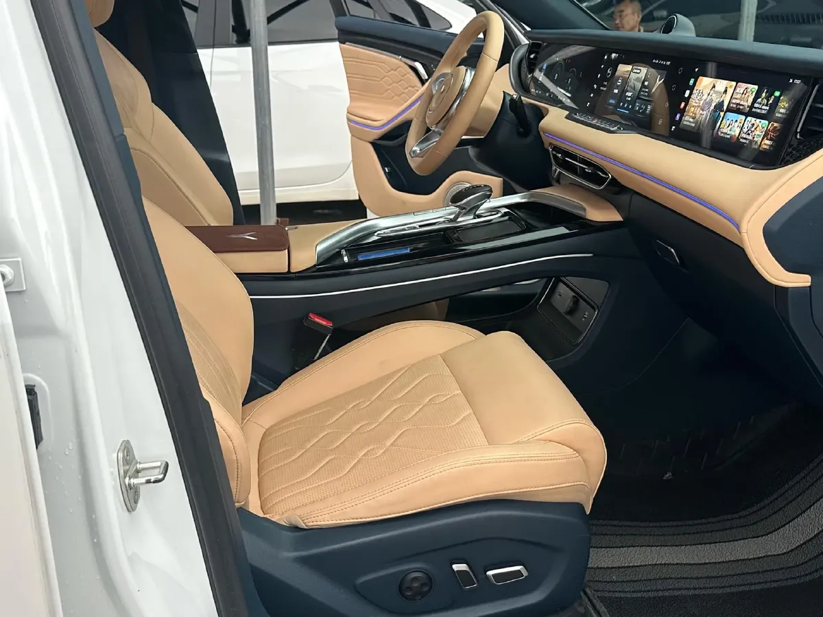 2021 Voyah FREE Range Extended 109HP REEV 33KWH,autocango,china used car exporter,china ev exporter,chinese used car exporter,chinese used ev exporter